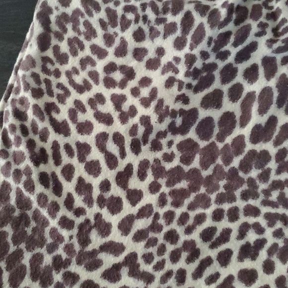 Liz Claiborne Taupe leopard flannel PJ/lounge pants. - Picture 2 of 3